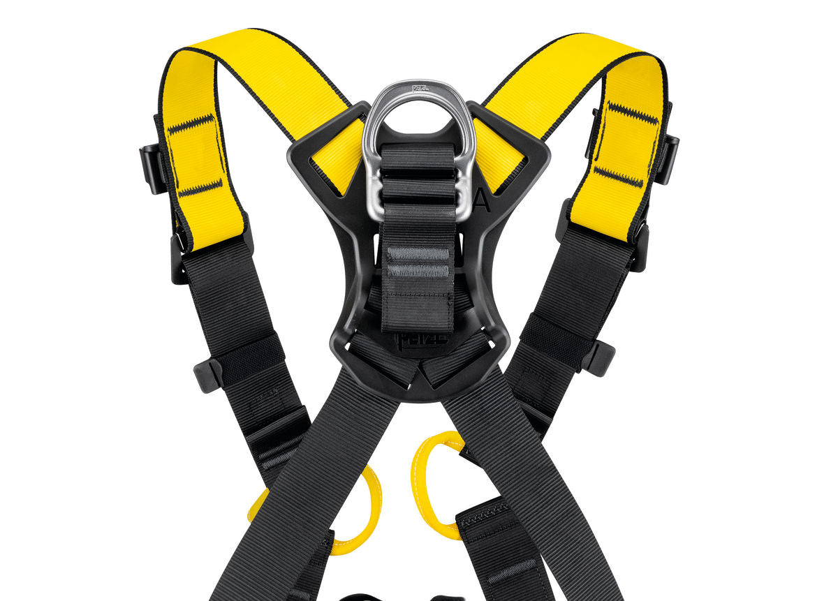 Petzl Newton Full Body Harness | International Version – The Petzl Newton Full body Harness is simple to use, comfortable, with numerous accessories and technically suitable to the requirements of the work they are designed. Certified to North American, European and Russian standards. Shop now. – Now available at MTN Shop US. - imagen 4
