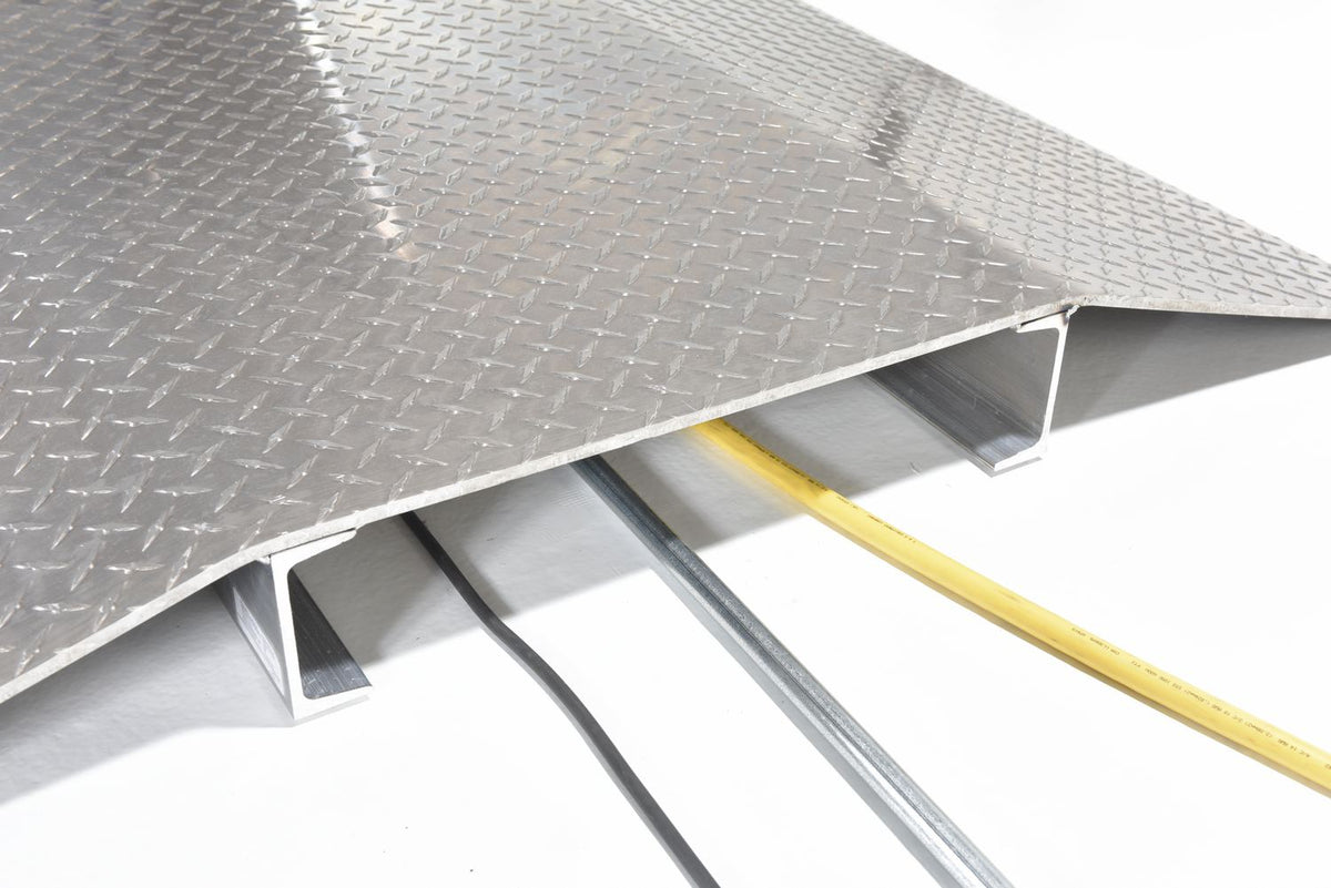 Vestil Manufacturing Corp Fabricated Aluminum Hose & Cable Crossovers– – Now available at MTN Shop US. - imagen 2