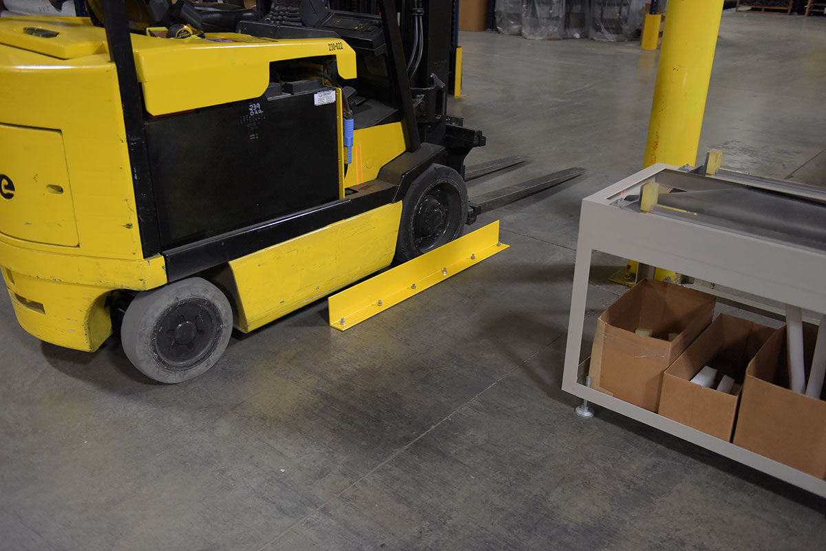 Vestil Manufacturing Corp Inline Safety Guard Floor Curb– – Now available at MTN Shop US. - imagen 8