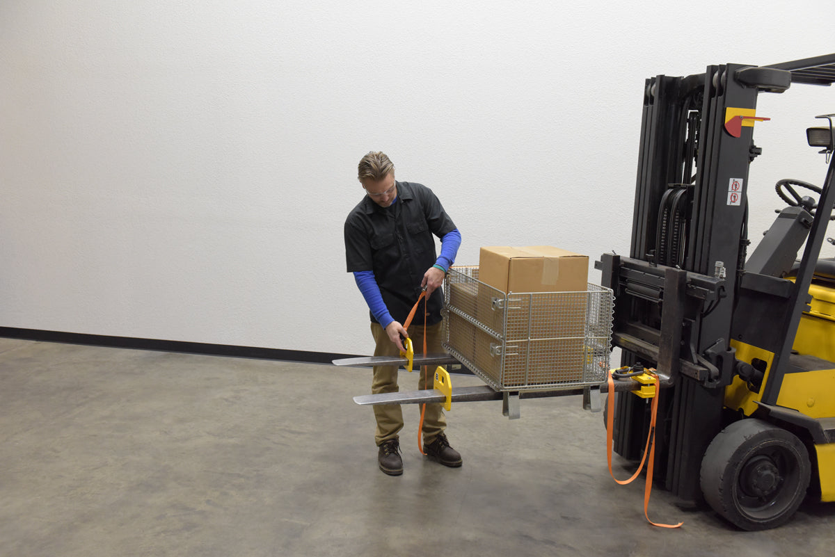 Vestil Manufacturing Corp Forklift Tie-Down Clamps– – Now available at MTN Shop US. - imagen 4