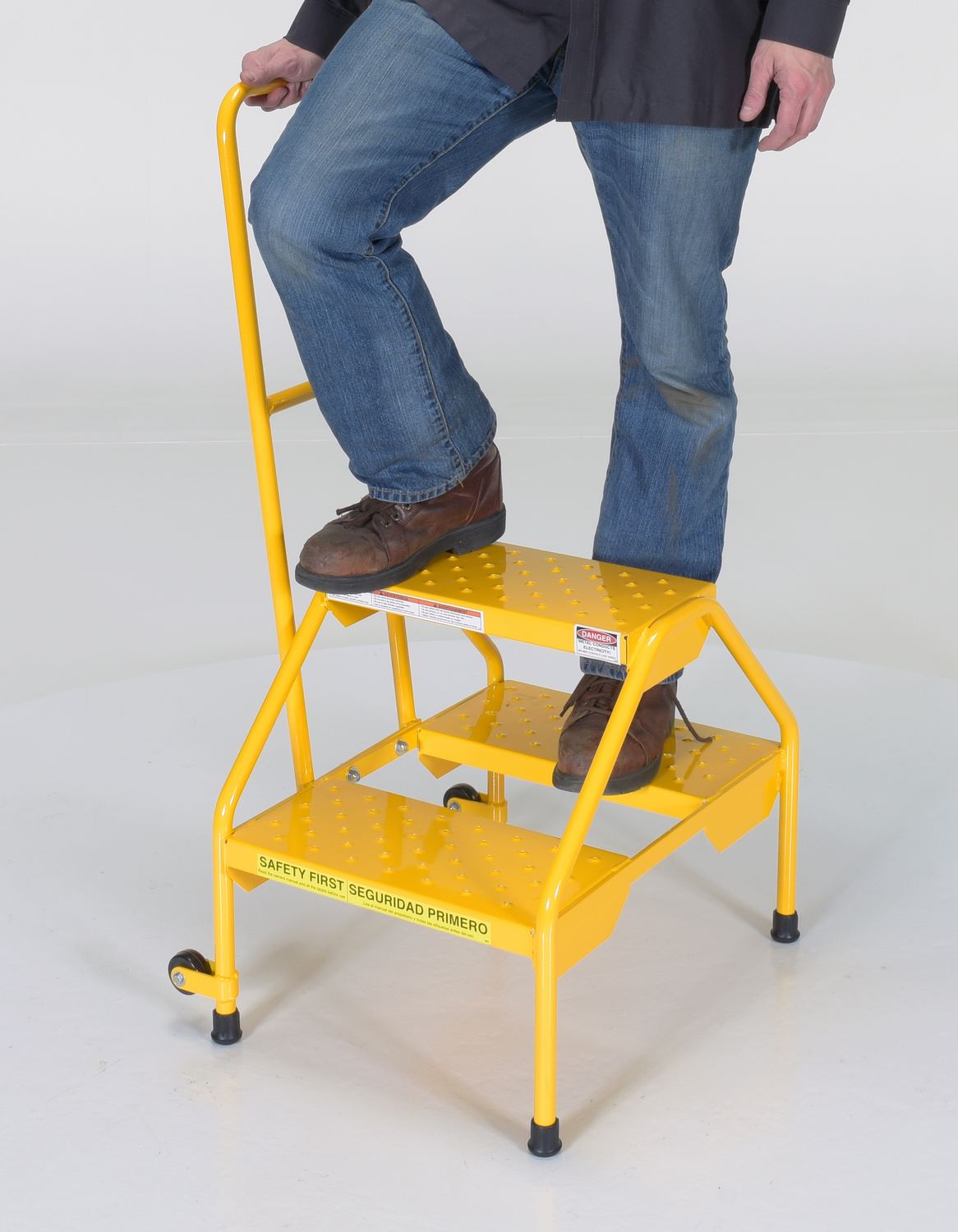 Vestil Manufacturing Corp Portable Two-Step Ladders– – Now available at MTN Shop US. - imagen 6