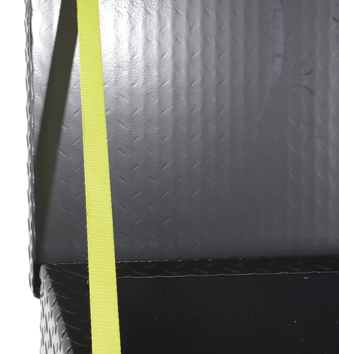 Cajas de herramientas portátiles con placa de rodadura de acero de Vestil Manufacturing Corp– – Ahora disponibles en MTN Shop US. - imagen 4