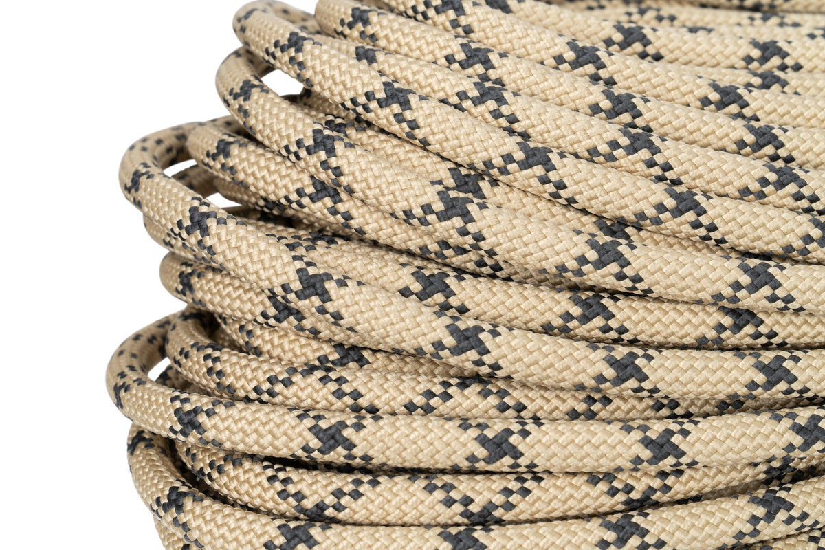 CMC Tech G Rescue Rope, technical rescue rope with high-tenacity sheath, shown in use - imagen 7