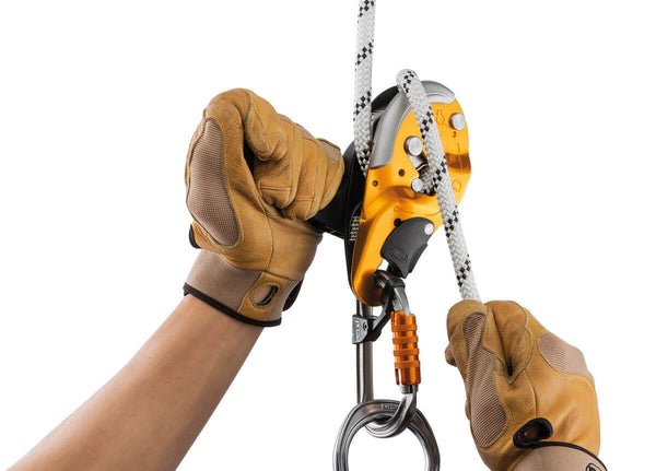 Petzl  I’D® S Descender/Belay Device - Ergonomic Handle