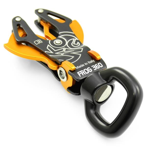 Kong Frog 360 Giratorio "apto para textiles": El Kong Frog 360 combina el popular conector FROG con un giro suave y amigable para los textiles. El conector puede conectarse directamente a textiles y permitir cordones que no se tuerzan. El innovador sistema de cierre de las puertas permite una conexión direccional rápida y segura. – Ahora disponible en MTN Shop US. - imagen 4