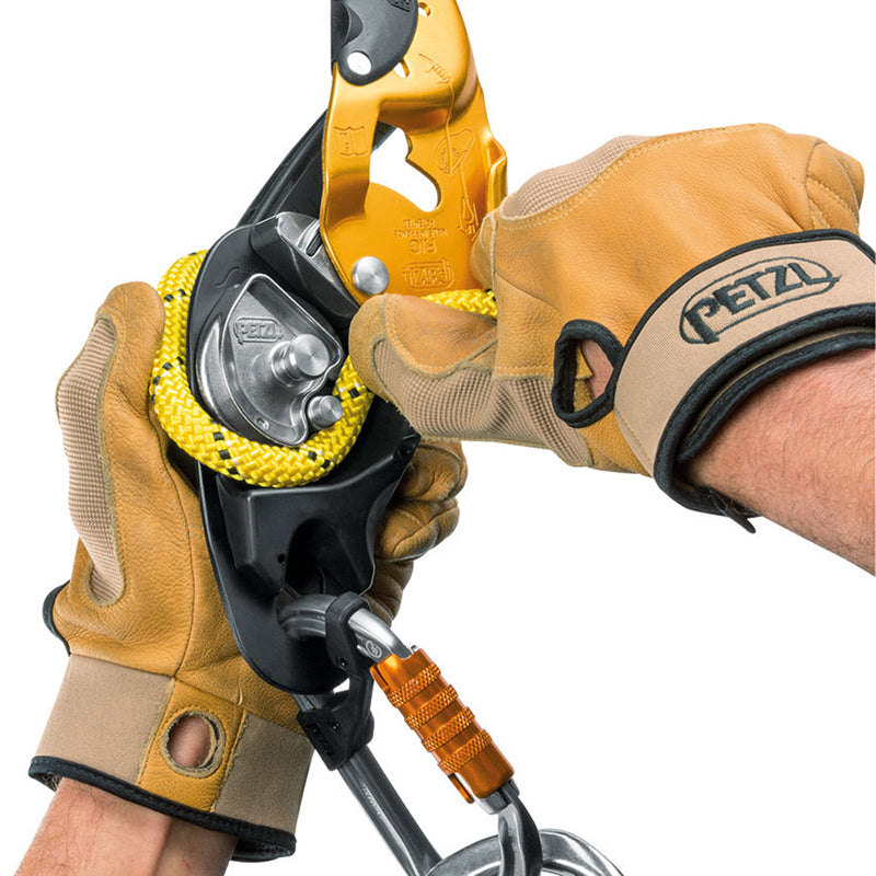 Petzl Parallel Static Rope – The PARALLEL 10.5 mm low stretch kernmantel rope is designed for rope access. The small diameter ensures very good performance in terms of flexibility and weight. – Now available at MTN Shop US. - imagen 2