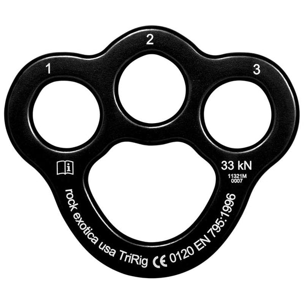 Rock Exotica TriRig: el rigplate de 3 orificios de alto rendimiento más liviano. Pesa menos que un mosquetón con cierre. El TriRig cuenta con orificios numerados para ayudar con el montaje detallado. – Ahora disponible en MTN Shop US.