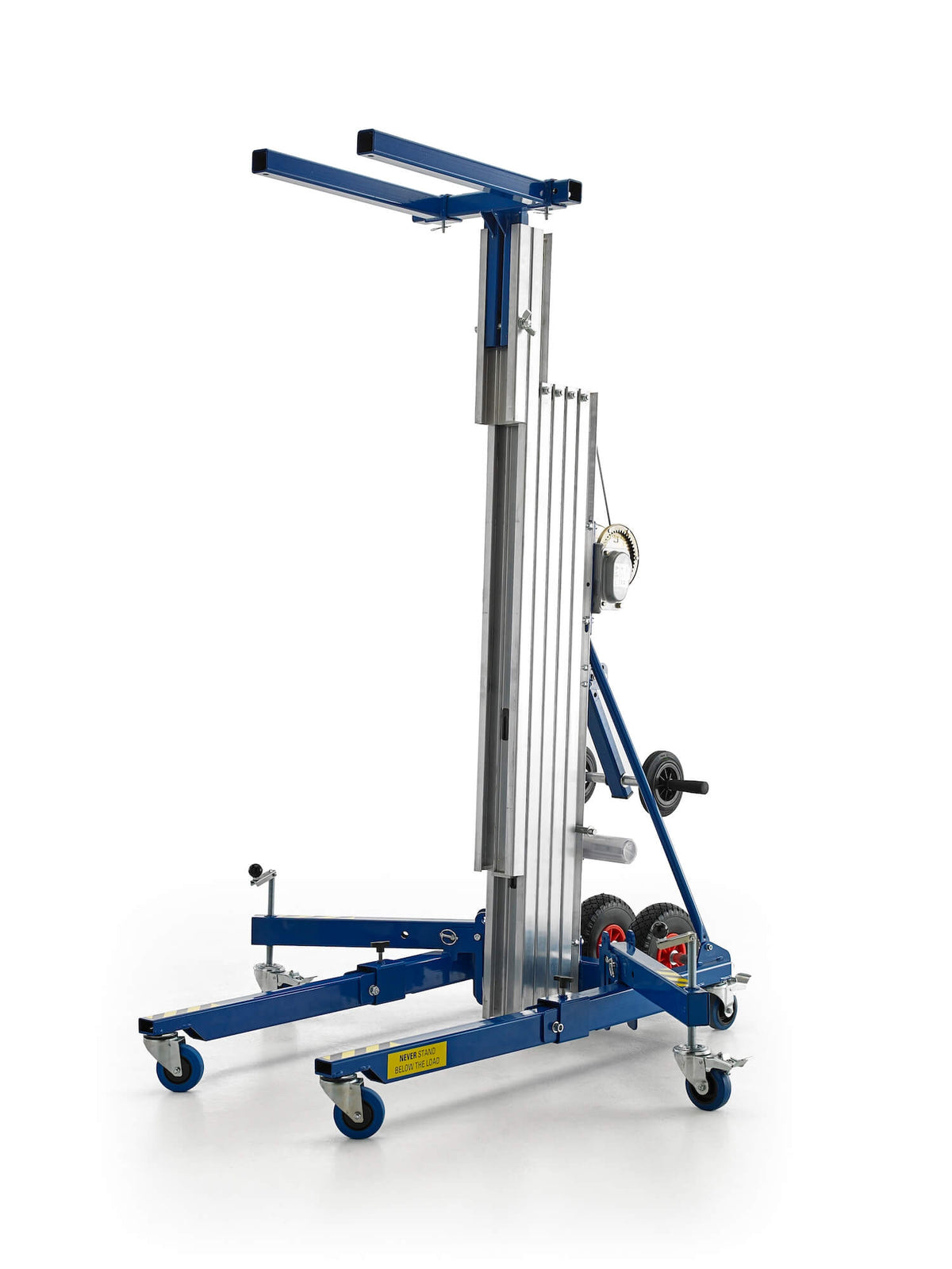 Elevador industrial Kuzar 200kg/5m - HAMMER 50– Fabricado en España, el HAMMER 50 tiene ruedas de alta calidad para facilitar el movimiento y un potente cabrestante para una elevación eficiente – Ahora disponible en MTN Shop US. - imagen 2