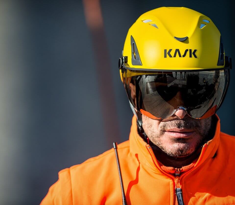 KASK SuperPlasma Visor V2– KASK's Visor V2 is a helmet visor compatible with the Superplasma helmet line. Great eye protection with an anti-fog and scratch resistant lens. CE EN 166. – Now available at MTN Shop US. - imagen 6