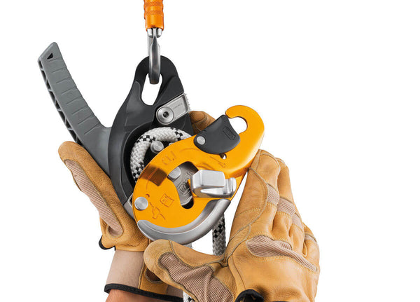 Petzl  I’D® EVAC Descender/Belay Device - Setting up the Rope