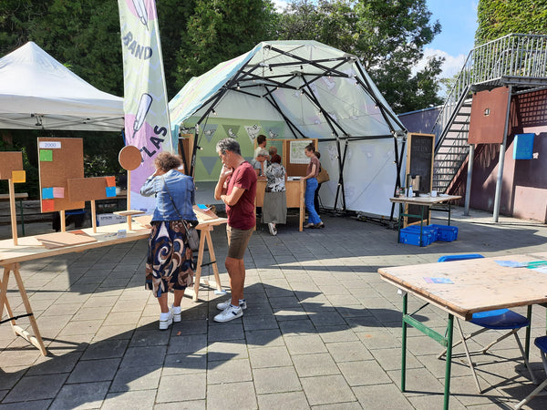 Konligo Arko470 modular event structure with printed backdrop, ideal for workshops, exhibitions, and public outreach – now available on MTN SHOP US.