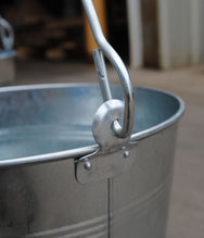 Vestil Manufacturing Corp Galvanized, Stainless Steel, & Bronze Buckets– – Now available at MTN Shop US. - imagen 6