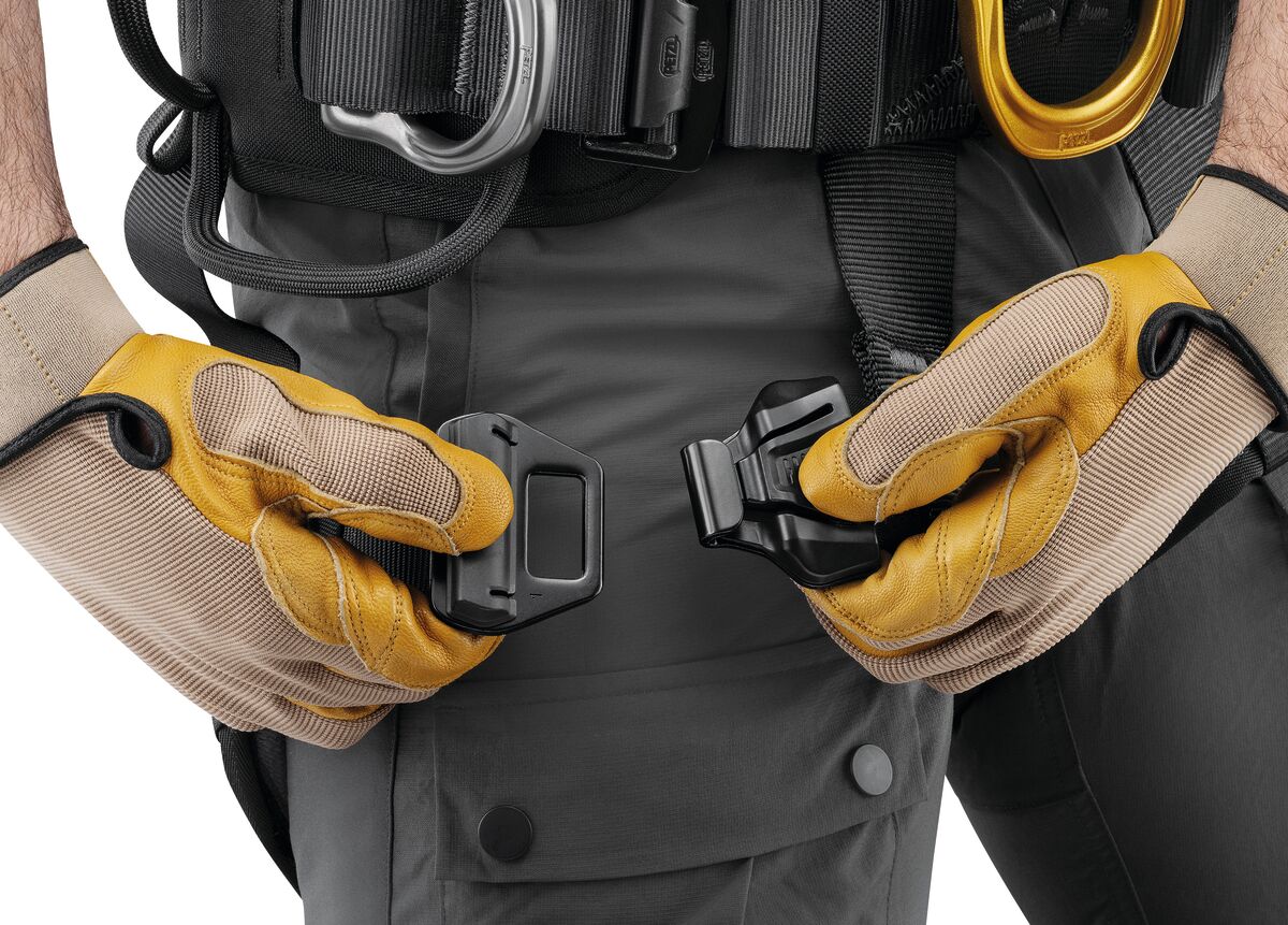 Petzl ASTRO® International Version (Professional & Tactical) – The Petzl Astro® Bod Fast Full Body Harness is designed for greater efficiency and comfort during rope ascents. Includes gated ventral attachment point for optimal integration of equipment. Available in multiple sizes. Shop now. – Now available at MTN Shop US.