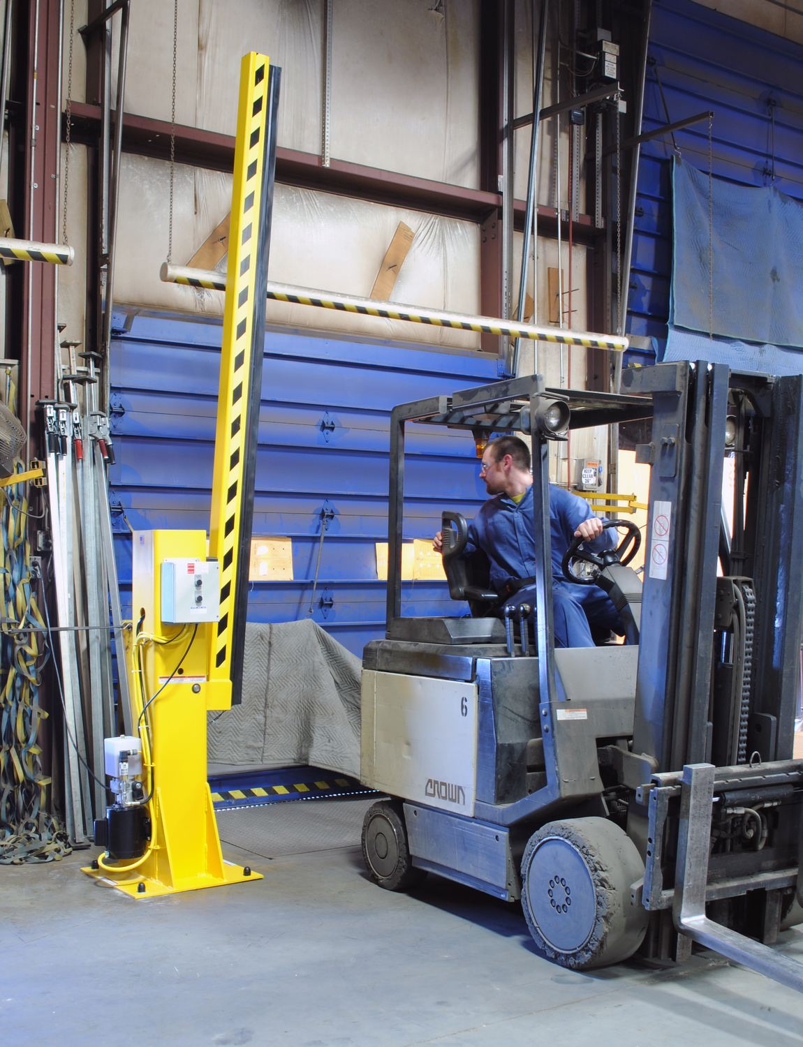 Vestil Manufacturing Corp Dock Barricades– – Now available at MTN Shop US. - imagen 6