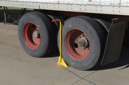 Vestil Manufacturing Corp Ergo-Handle Wheel Chocks– – Now available at MTN Shop US. - imagen 5