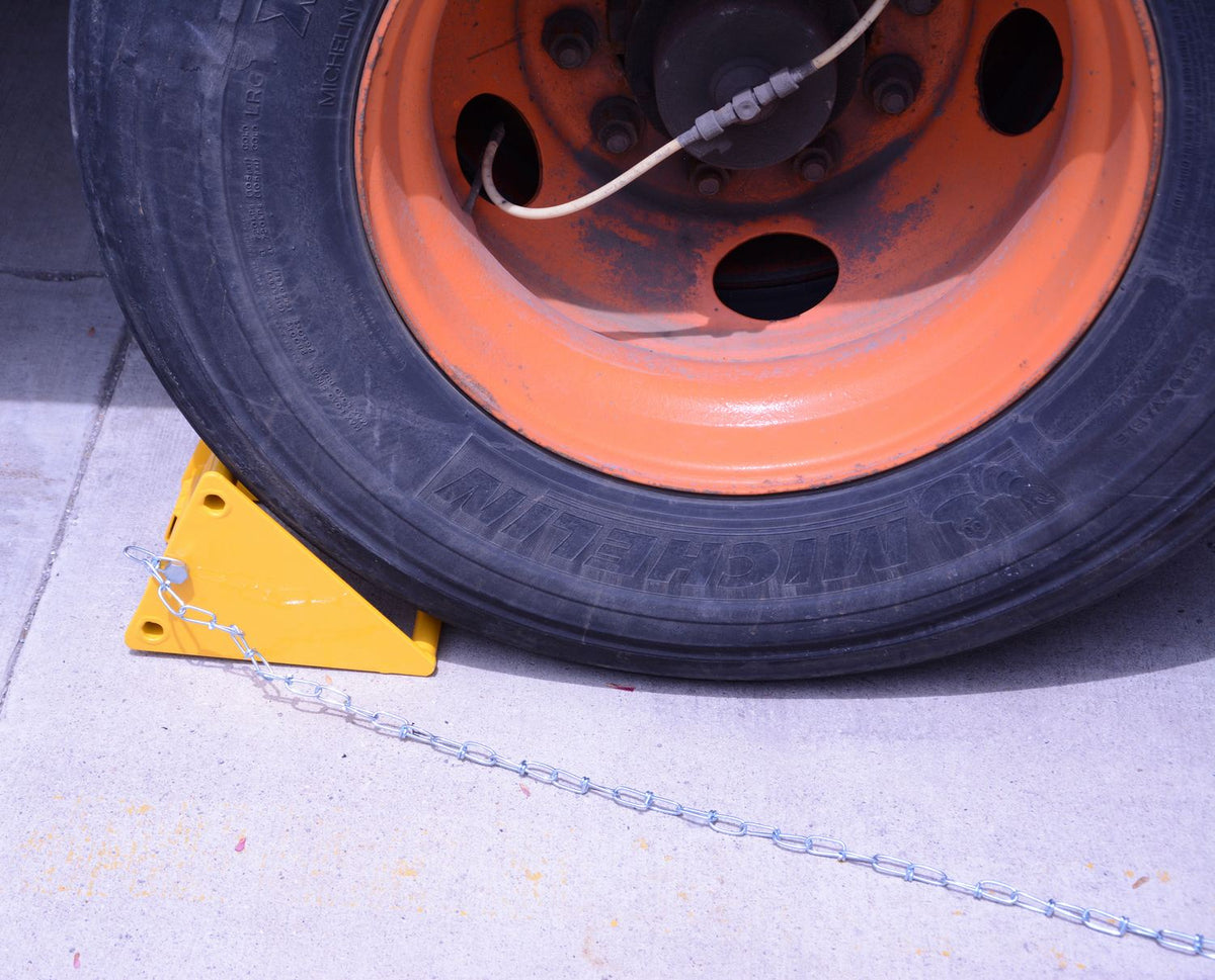 Vestil Manufacturing Corp Ergo-Handle Wheel Chocks– – Now available at MTN Shop US. - imagen 3