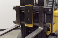 Vestil Manufacturing Corp Fork Truck Carriage Bumper– – Now available at MTN Shop US. - imagen 6