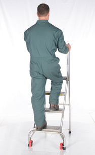 Escaleras plegables con ruedas de Vestil Manufacturing Corp– – Ahora disponibles en MTN Shop US.