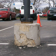 Vestil Manufacturing Corp Light Pole Base Protectors– – Now available at MTN Shop US. - imagen 2