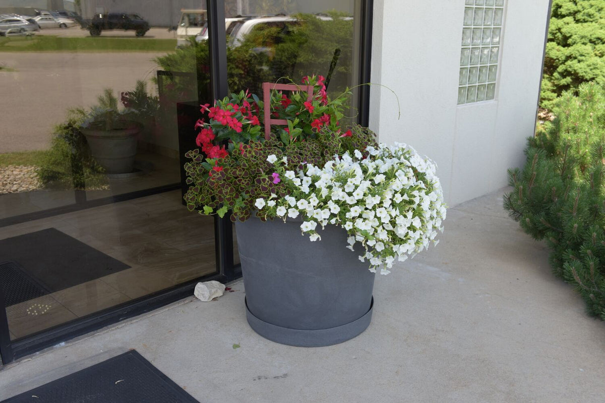 Vestil Manufacturing Corp Extra Large Planter– – Now available at MTN Shop US. - imagen 2