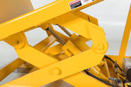 Vestil Manufacturing Corp Lift & Tilt Workstation Tables– – Now available at MTN Shop US. - imagen 5