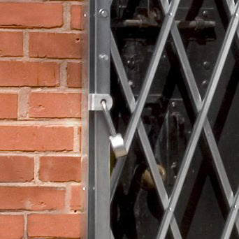 Vestil Manufacturing Corp Galvanized Door Scissor Gates– – Now available at MTN Shop US. - imagen 6