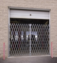 Vestil Manufacturing Corp Galvanized Folding Gates– – Now available at MTN Shop US. - imagen 2