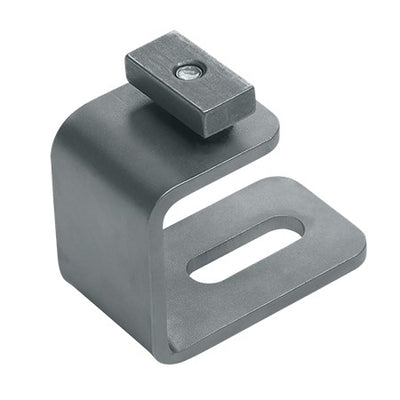 Soporte de riel de acceso de largo alcance Harken R27 - C: Diseñado para la vía/riel INR27.LS, el soporte de riel de acceso de largo alcance Harken R27 - C es la clave para una instalación perfecta. Fabricados en acero inoxidable AISI-304 con un acabado arenado, estos soportes de perfil bajo combinan durabilidad con resistencia a la corrosión, lo que garantiza un montaje seguro en diversas superficies. – Ahora disponible en MTN Shop US.