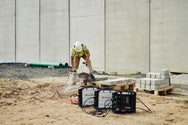 Instagrid LINK 24 Power Distributor in Professional Use - Portable Power Solution
 - imagen 8