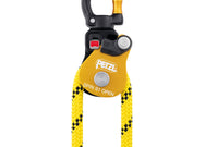 Petzl Spin S1 Open Pulley with Gated Swivel – he Petz spin S1 open pulley is a highly efficient and compact single pulley with a gated swivel. The S1 has been engineered for maximum simplicity when setting up a haul or load deviation and can be opened even when attached to an anchor. The pulley is compact and lightweight which makes it an excellent tool for technical rescues and work with tensioned highlines. The smooth sheave has sealed balled bearings and is very efficient. The swivel makes it simple to o - imagen 4