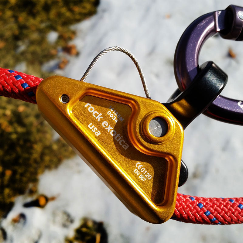 Rock Exotica rockGrab 90° Jaw: el rockGrab 90° es un diseño avanzado con respecto al tradicional sujetador/ajustador de cuerda. Con un punto de conexión de 90°. – Ahora disponible en MTN Shop US. - imagen 3