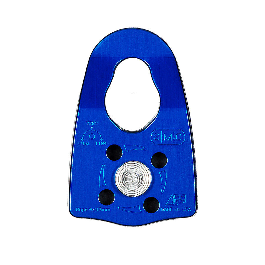 Polea de rescate para grietas PMI SMC CRx: la polea SMC CRx es pequeña pero resistente y eficiente. Incluye capacidad de atención prusik para su uso en un sistema C 2 a 1 o un sistema Z 3 a 1. Soporta cuerda de hasta 1/2" – Ahora disponible en MTN Shop US. - imagen 3