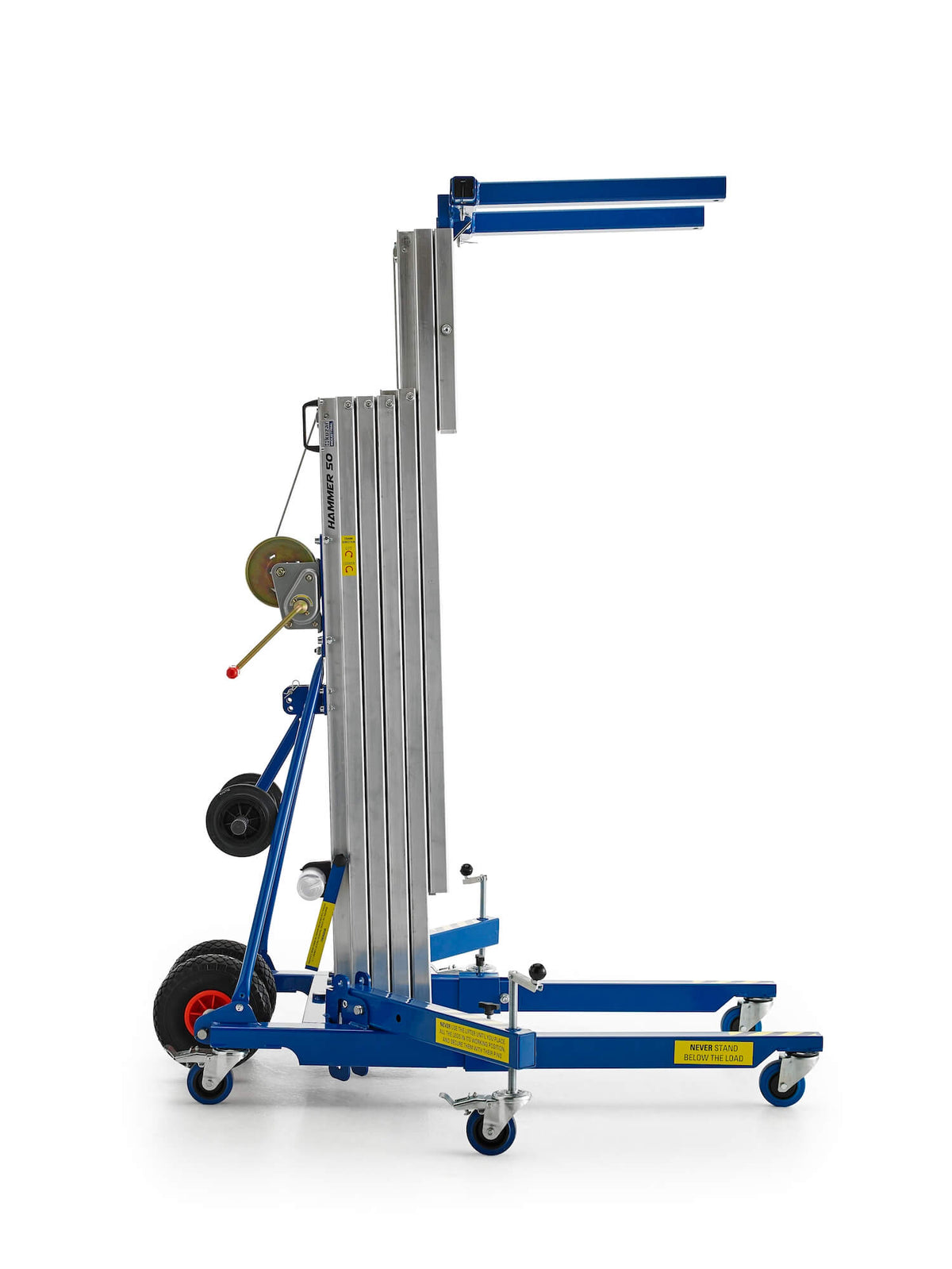 Elevador industrial Kuzar 200kg/5m - HAMMER 50– Fabricado en España, el HAMMER 50 tiene ruedas de alta calidad para facilitar el movimiento y un potente cabrestante para una elevación eficiente – Ahora disponible en MTN Shop US. - imagen 3