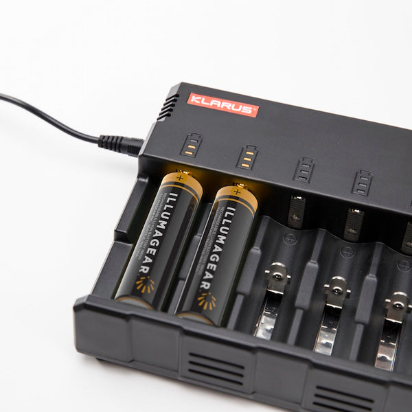 illumagear-8-battery-charger-with-batteries