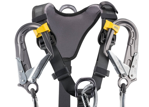 Petzl AVAO® Bod Harness - Ergonomic Stowage of MGO Connectors